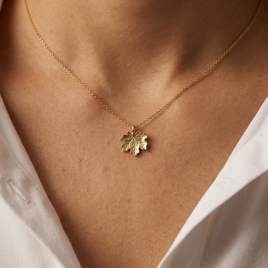 Maple Leaf Necklace, Gold Leaf Pendant, Silver Fall Maple Leaf Charm, Dainty Autumn Necklace, Nature Jewellery, Canada Gift