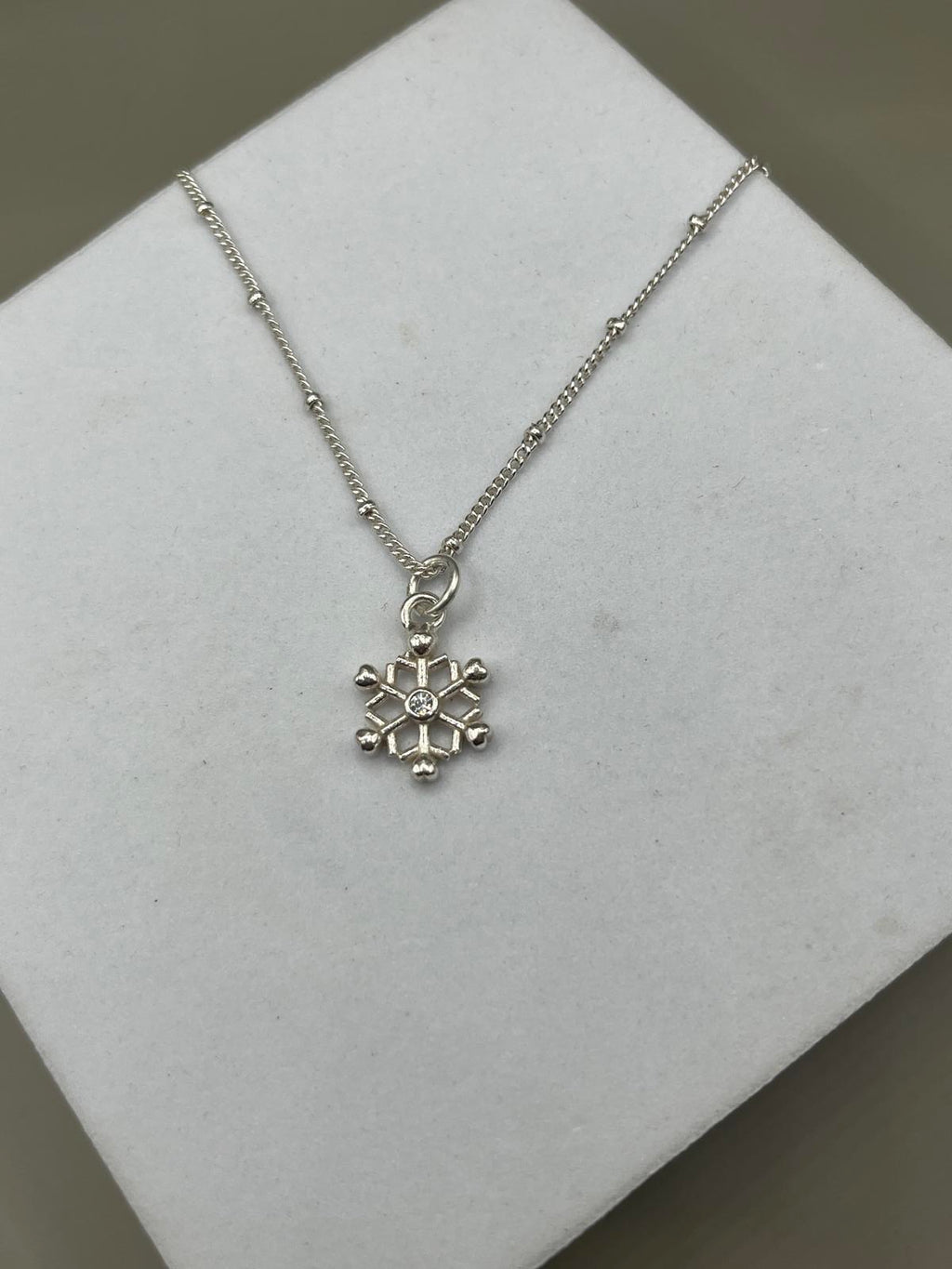 Snowflake pendant in silver
