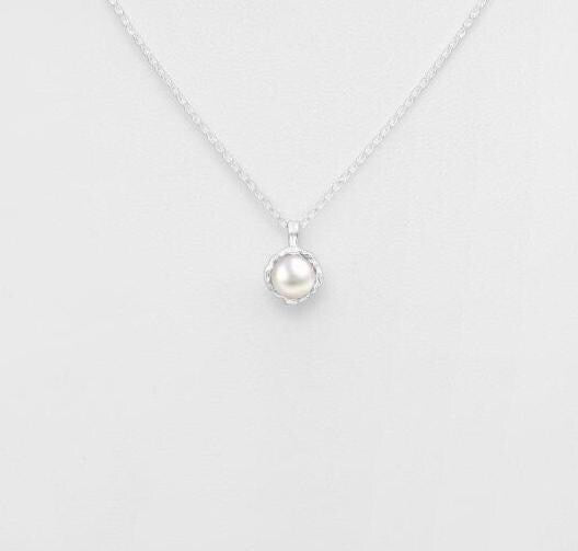Freshwater pearl Pendant Necklace