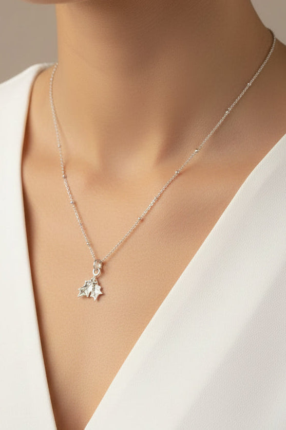 Holly Necklace in silver